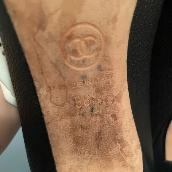 CHANEL Black Heels - Picture 10 of 10